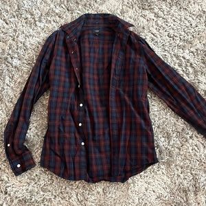 J Crew Men’s size small plaid button up dress shirt